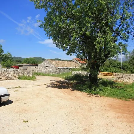 With A Parking Space Lumbarda, Korcula - 4436 鲁巴达